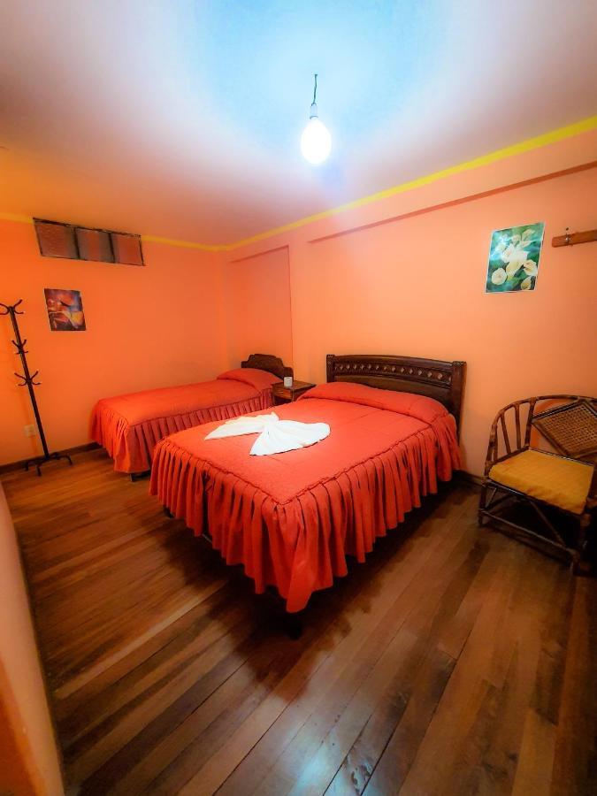 Hostal Luz Yhobimar Копакабана Екстериор снимка