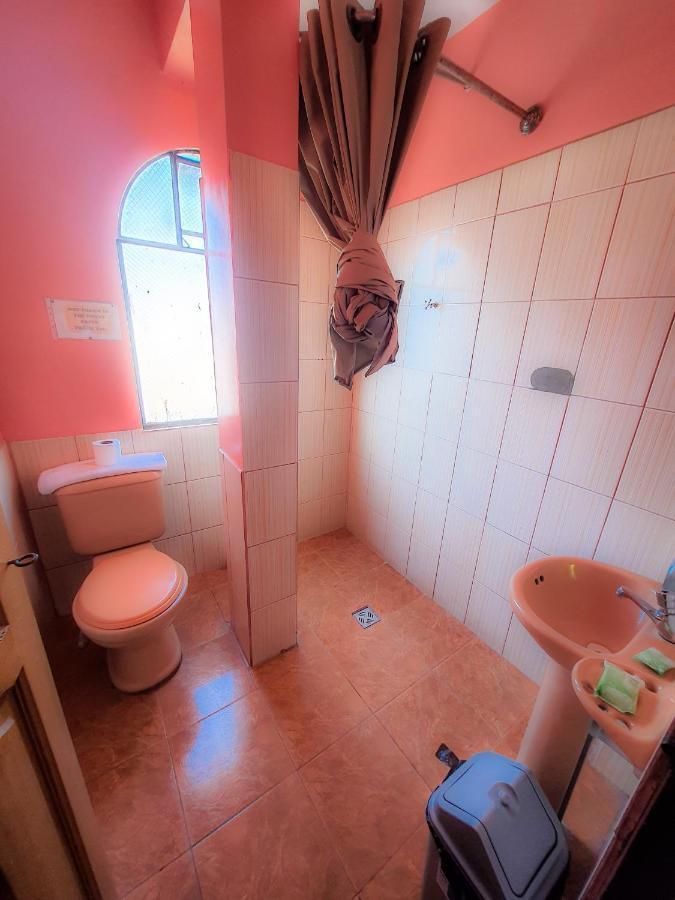 Hostal Luz Yhobimar Копакабана Екстериор снимка