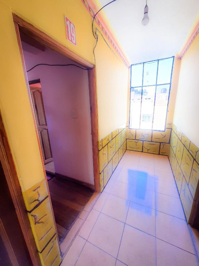 Hostal Luz Yhobimar Копакабана Екстериор снимка