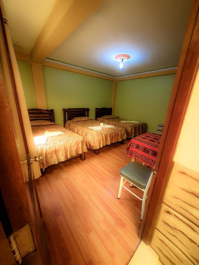 Hostal Luz Yhobimar Копакабана Екстериор снимка
