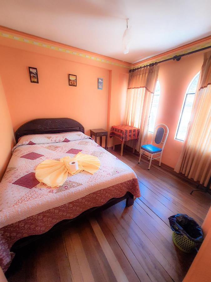 Hostal Luz Yhobimar Копакабана Екстериор снимка