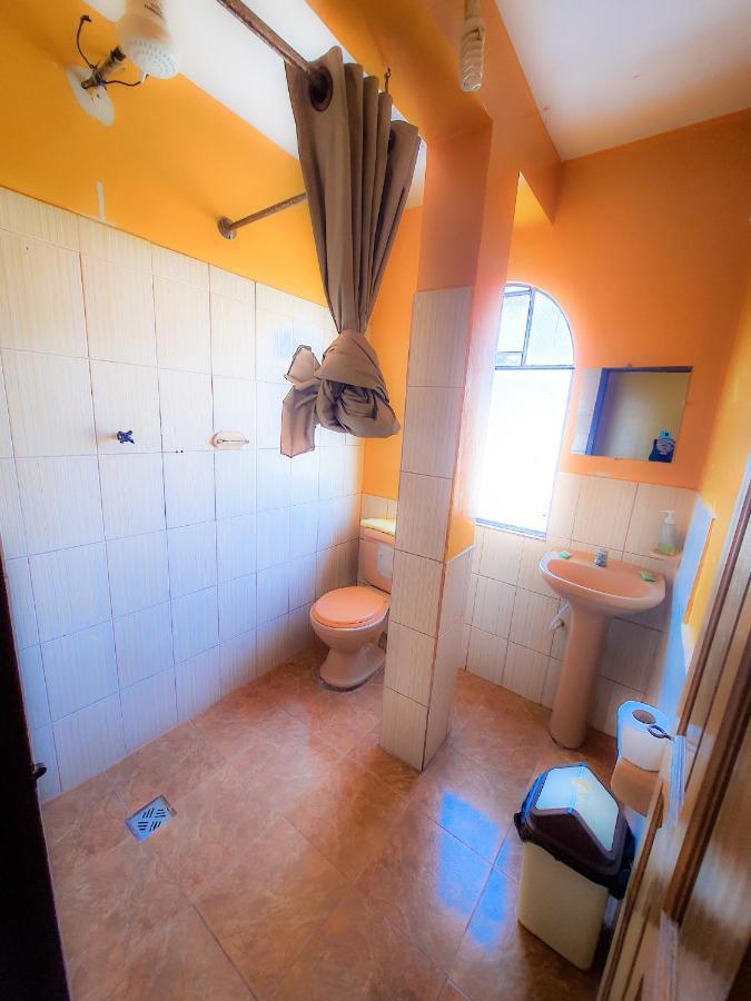 Hostal Luz Yhobimar Копакабана Екстериор снимка