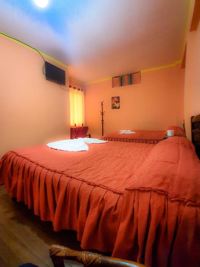 Hostal Luz Yhobimar Копакабана Екстериор снимка