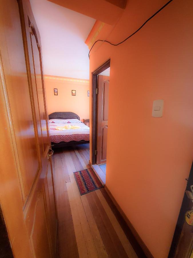 Hostal Luz Yhobimar Копакабана Екстериор снимка
