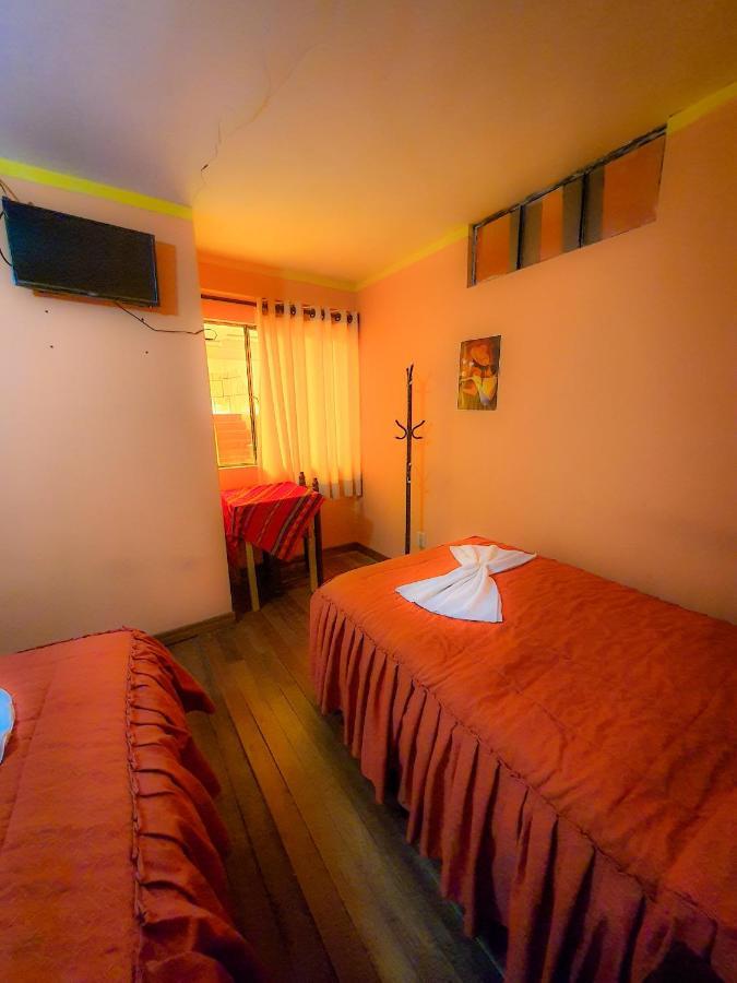 Hostal Luz Yhobimar Копакабана Екстериор снимка