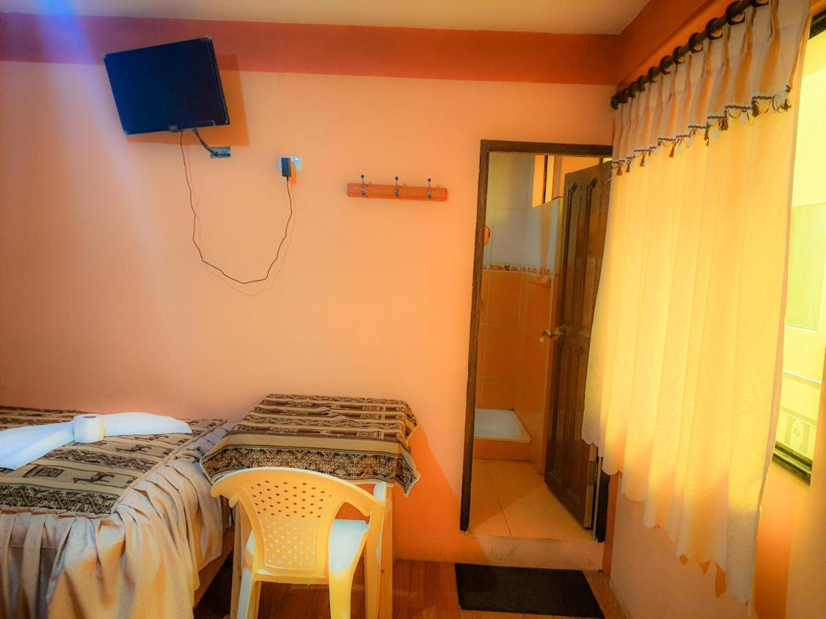 Hostal Luz Yhobimar Копакабана Екстериор снимка