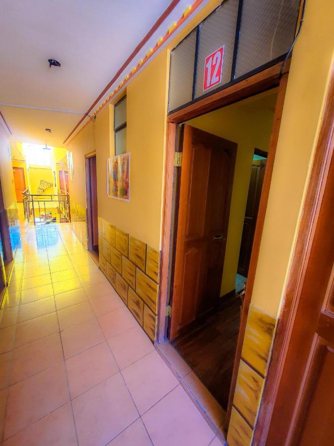 Hostal Luz Yhobimar Копакабана Екстериор снимка