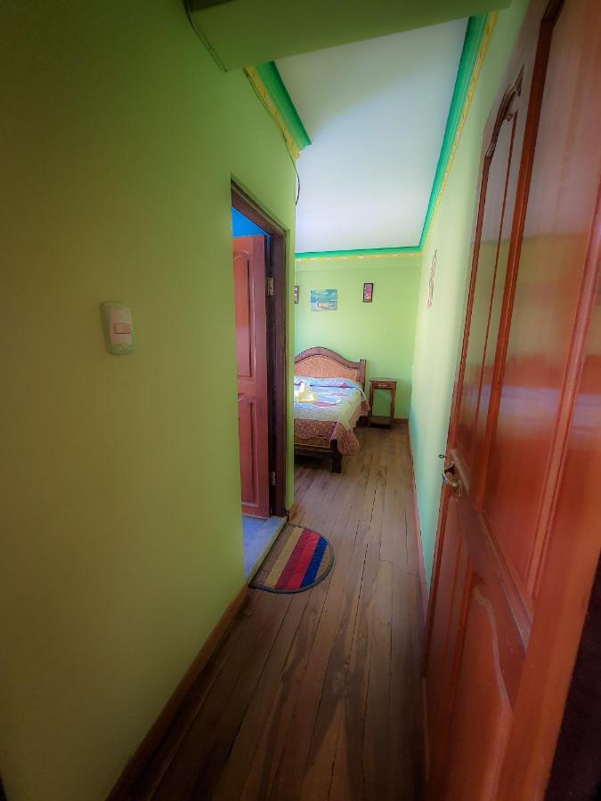 Hostal Luz Yhobimar Копакабана Екстериор снимка