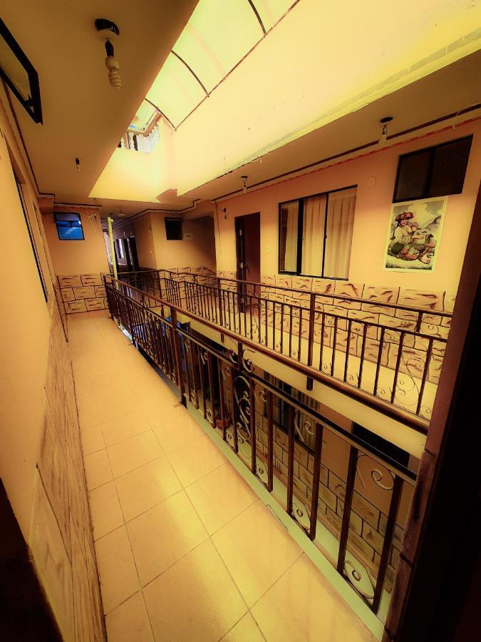 Hostal Luz Yhobimar Копакабана Екстериор снимка