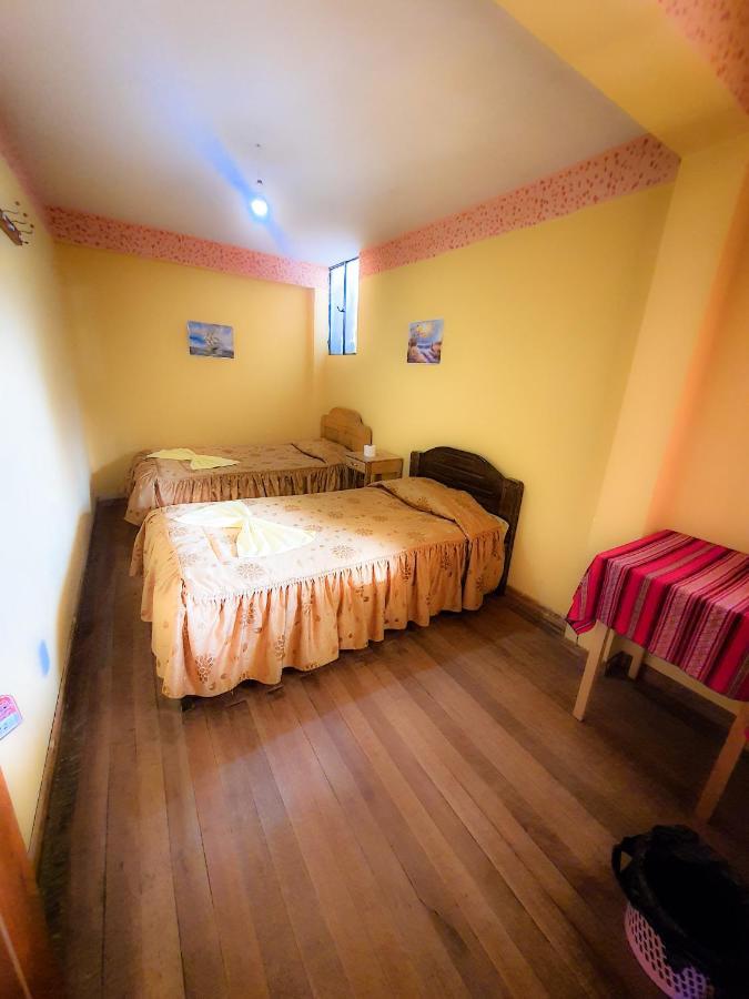 Hostal Luz Yhobimar Копакабана Екстериор снимка