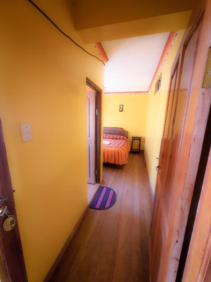 Hostal Luz Yhobimar Копакабана Екстериор снимка