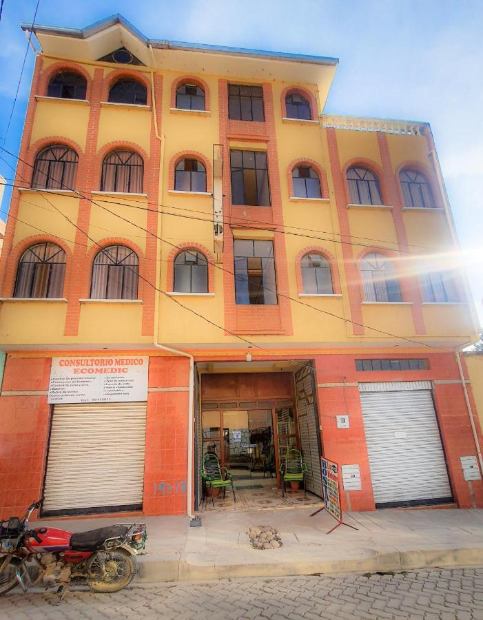 Hostal Luz Yhobimar Копакабана Екстериор снимка