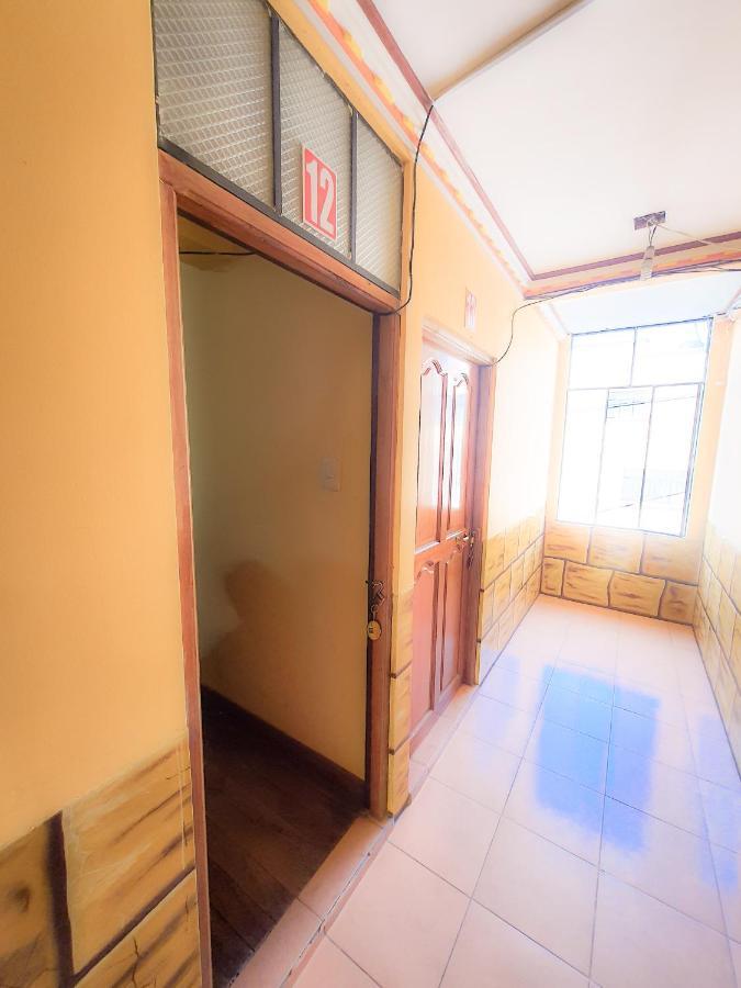 Hostal Luz Yhobimar Копакабана Екстериор снимка