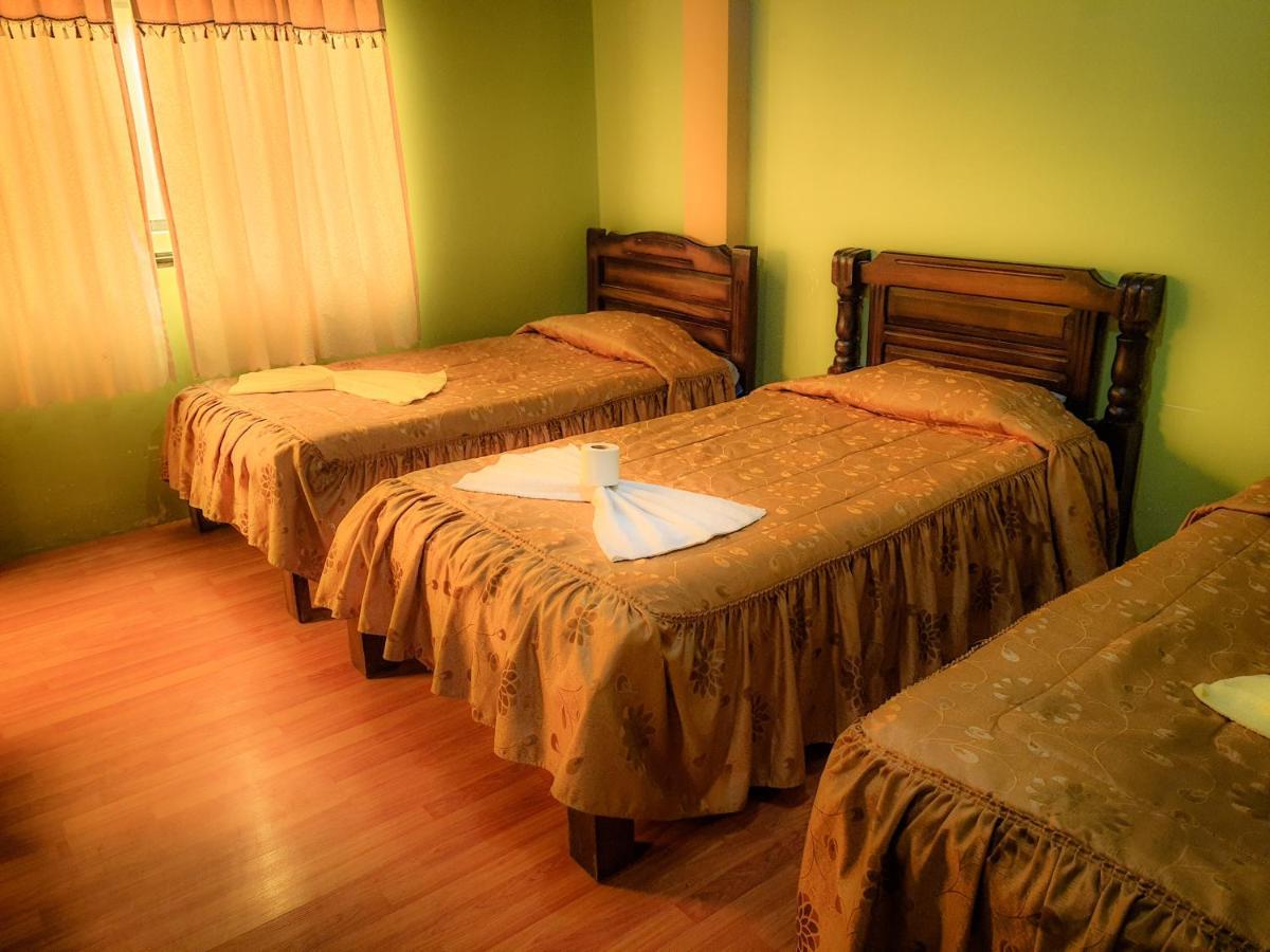 Hostal Luz Yhobimar Копакабана Екстериор снимка