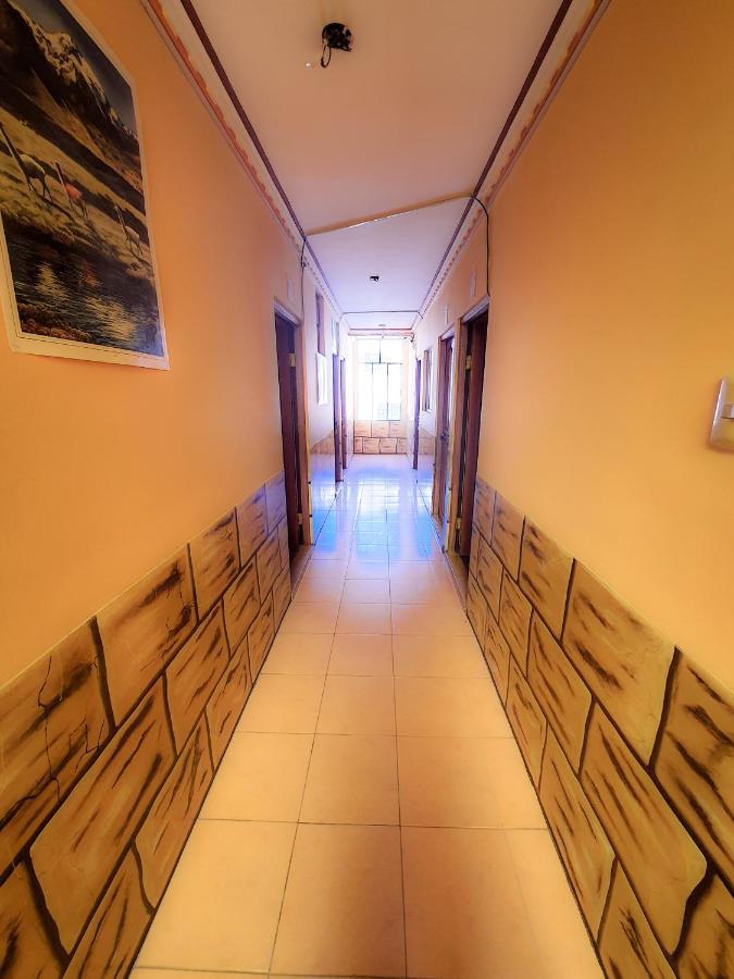 Hostal Luz Yhobimar Копакабана Екстериор снимка